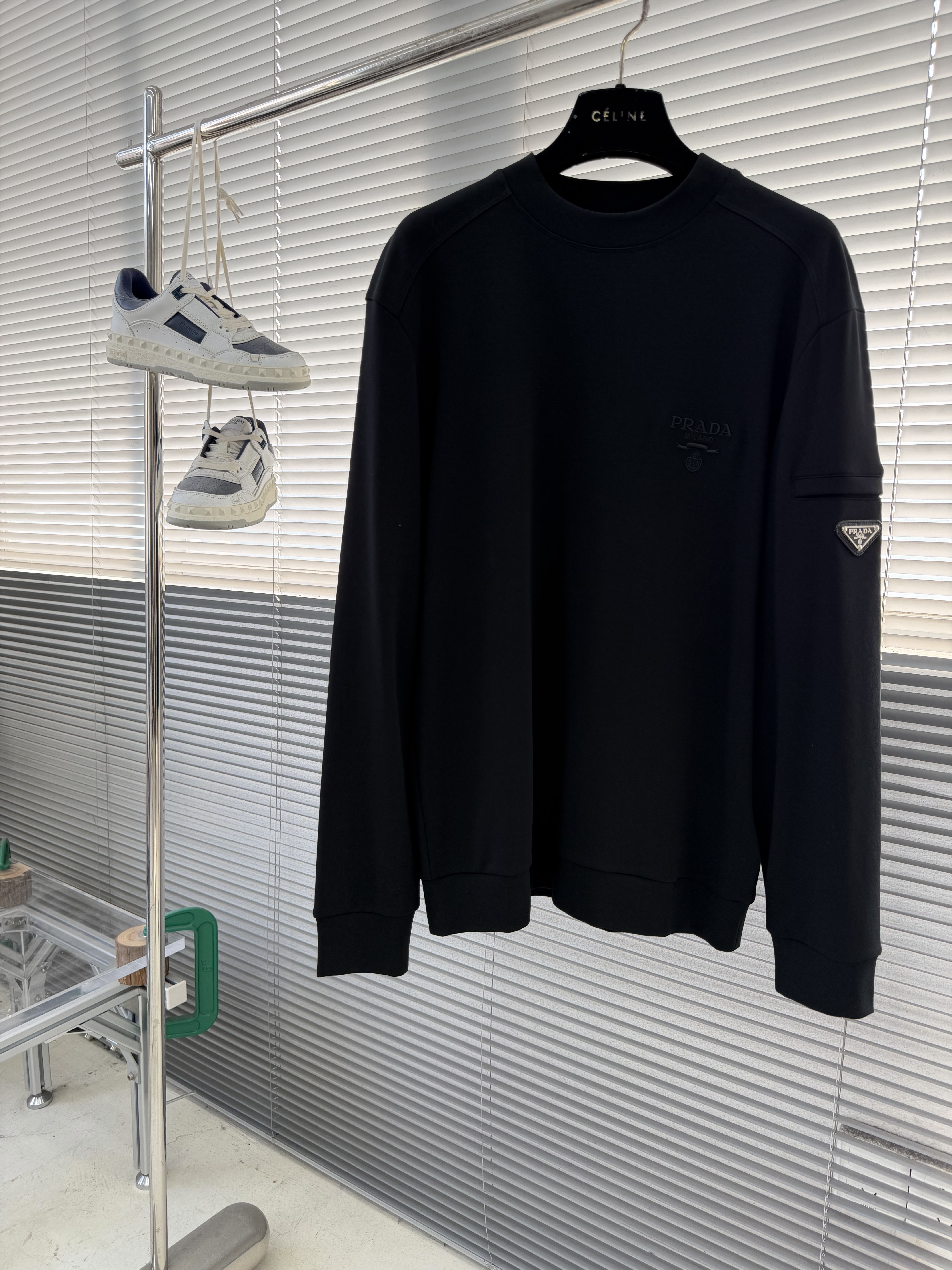 프라다 Prada 맨투맨