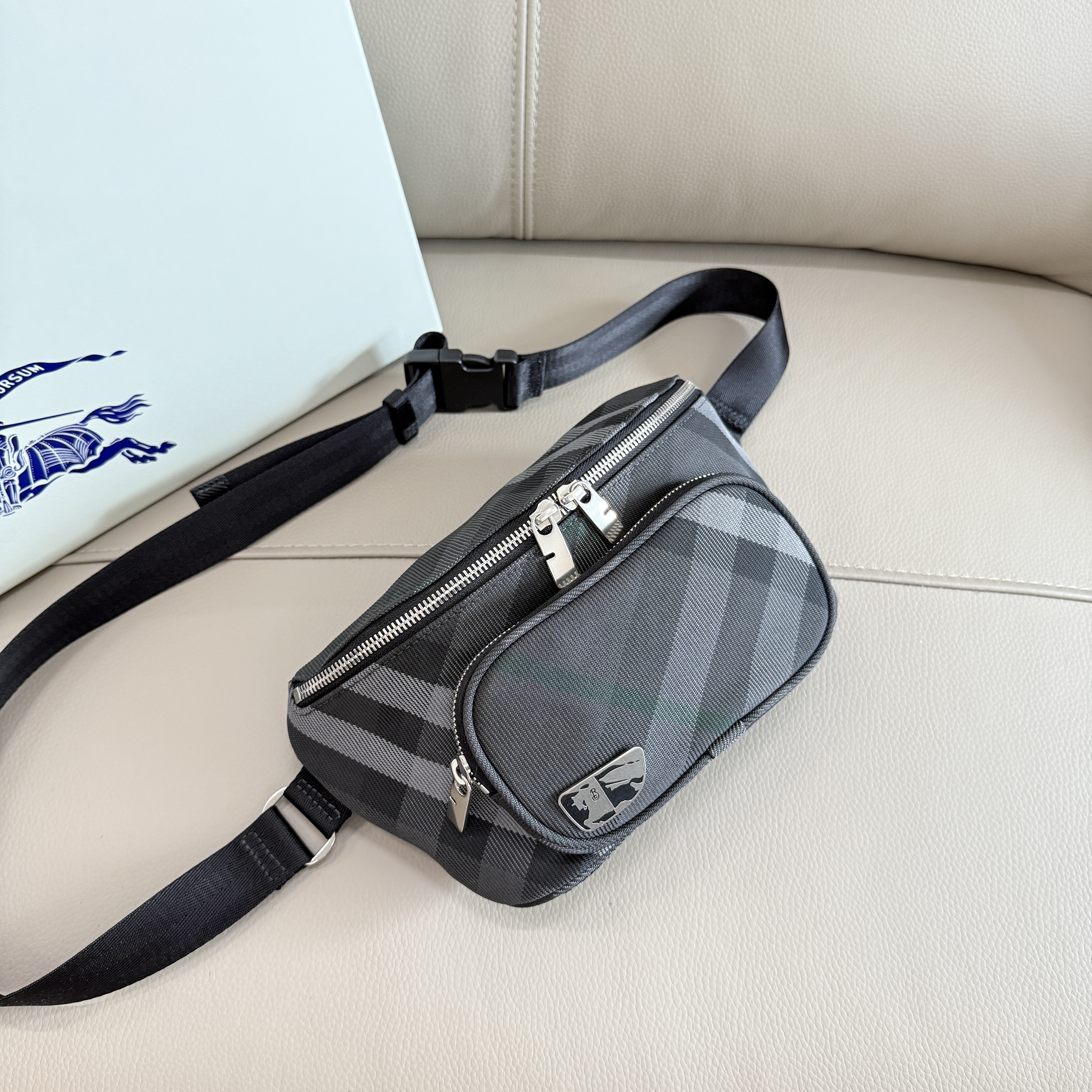 버버리 Burberry 3561 Grid Belt Bag 27cm