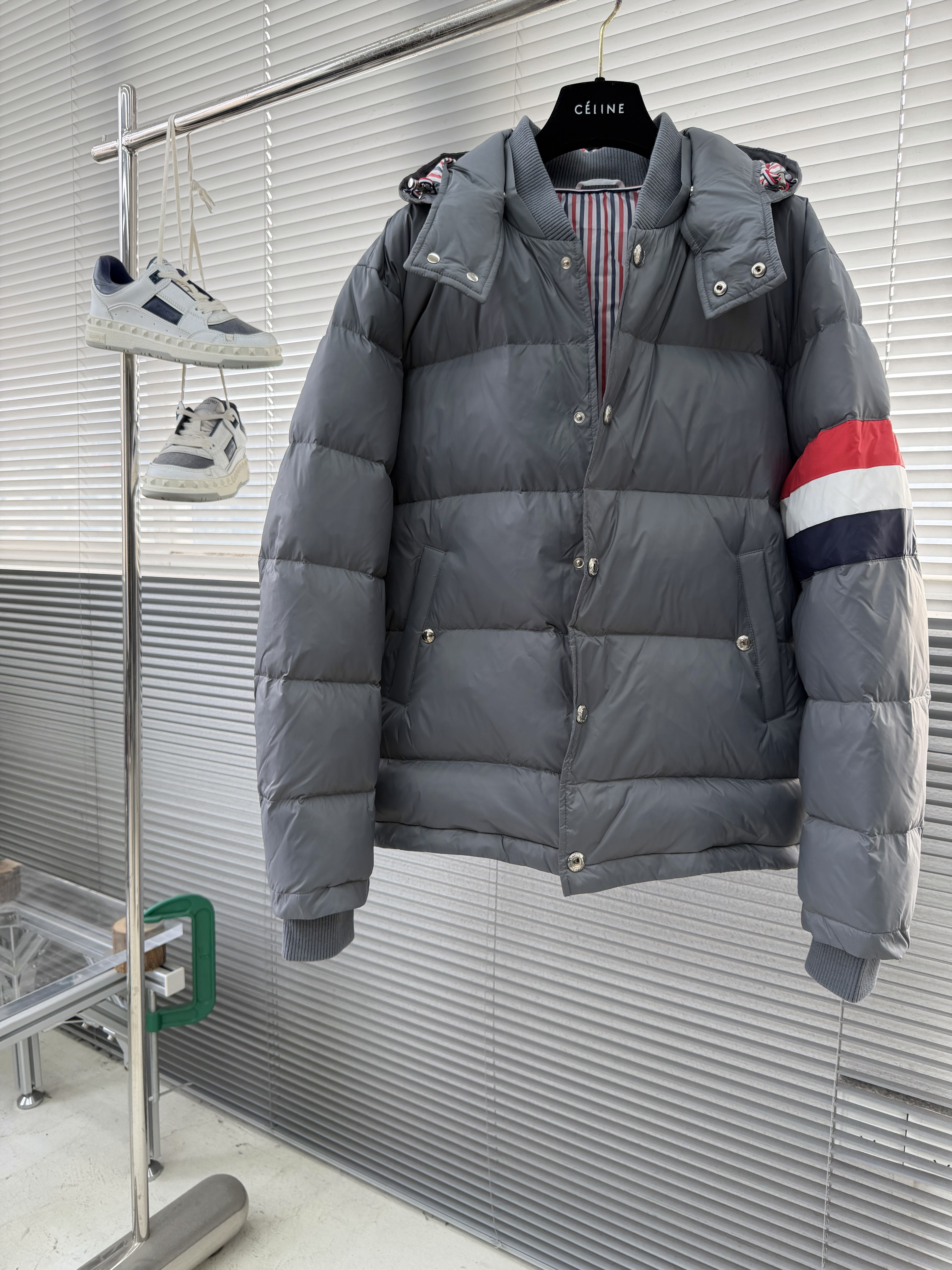 톰브라운 Thom Browne 다운재킷