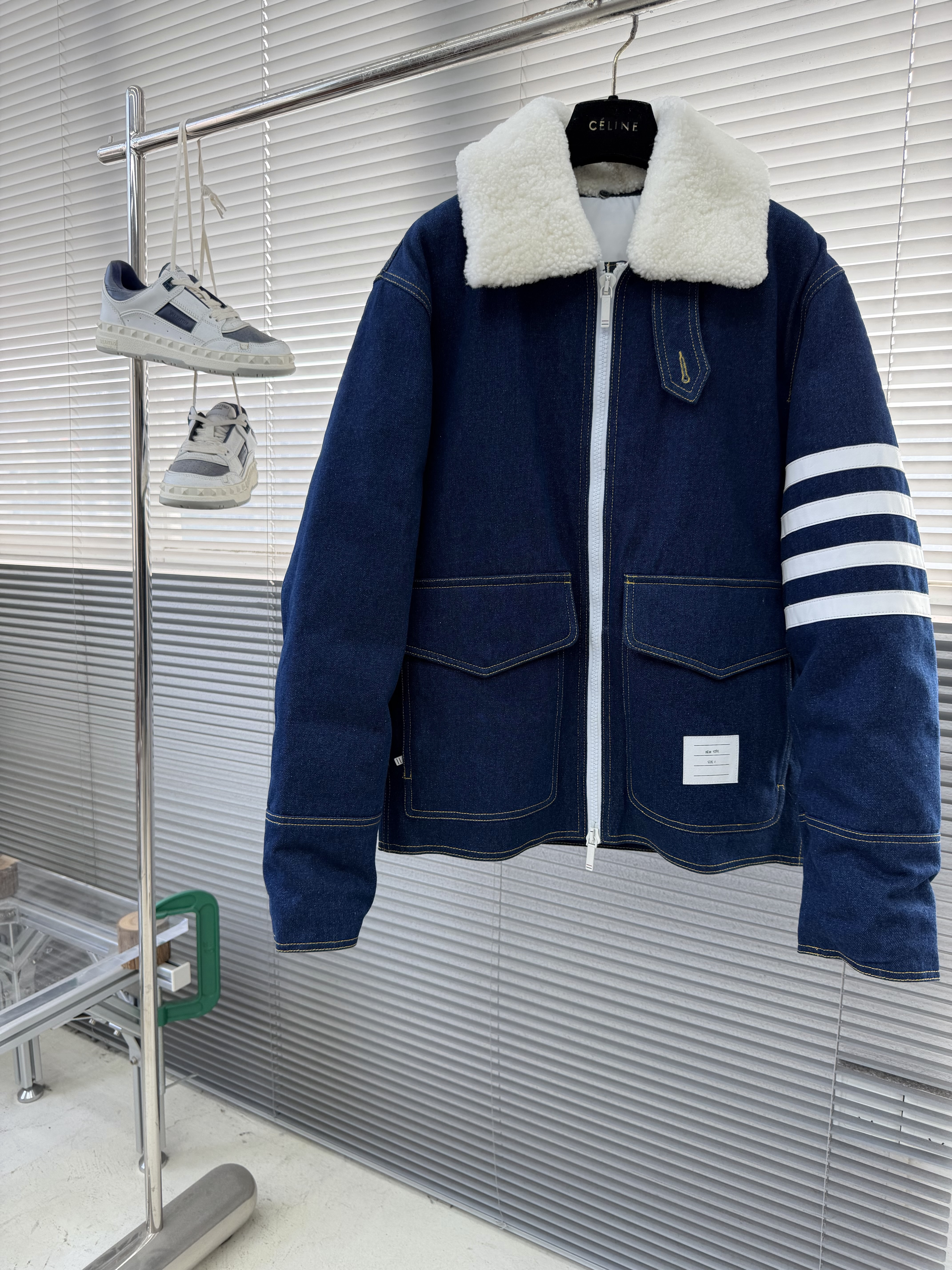 톰브라운 Thom Browne  다운재킷