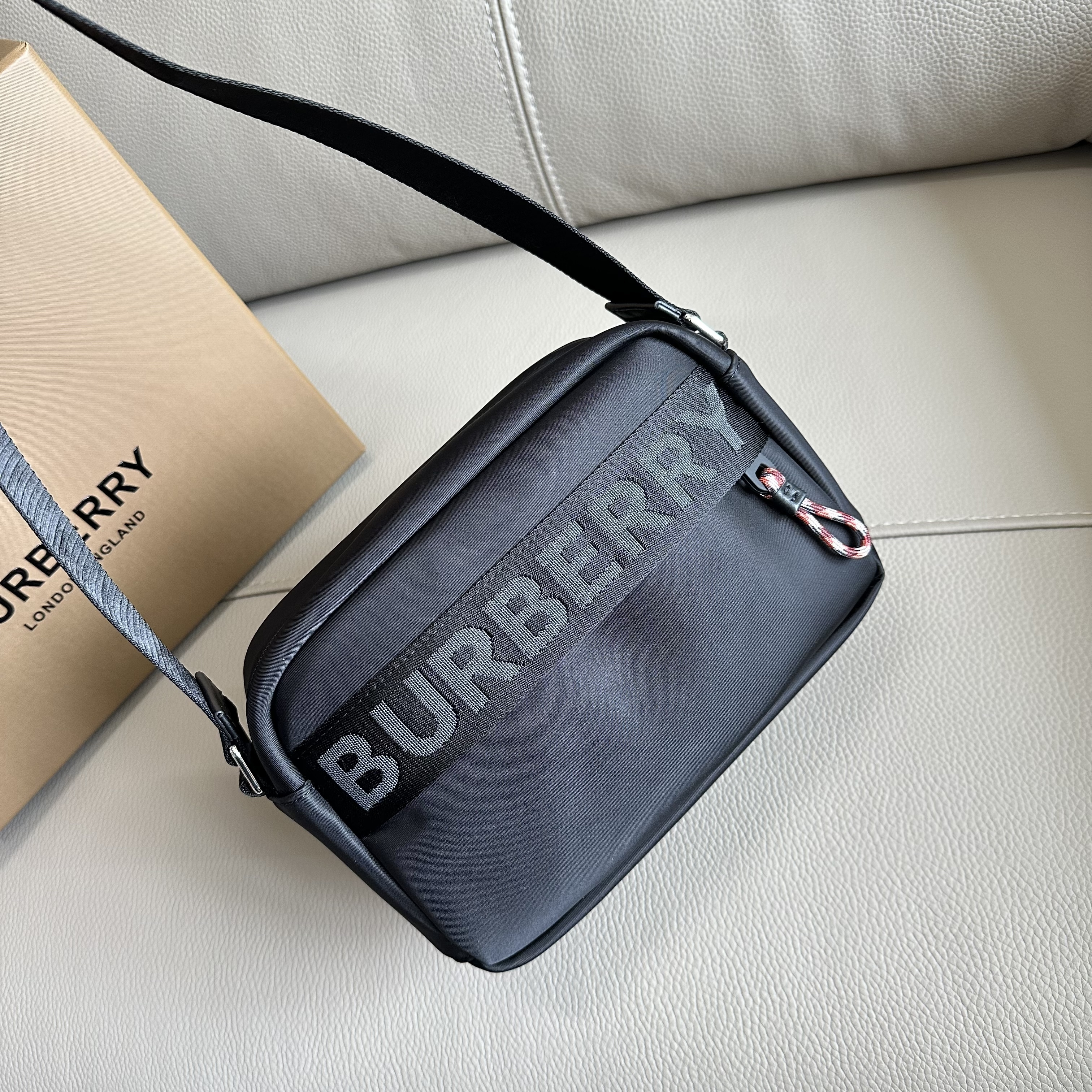 버버리 Burberry 6691 Crossbody Bag​ 22cm