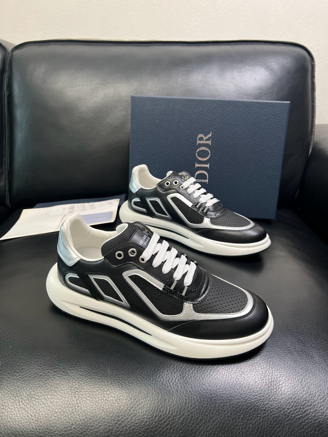 디올 Dior 스니커즈