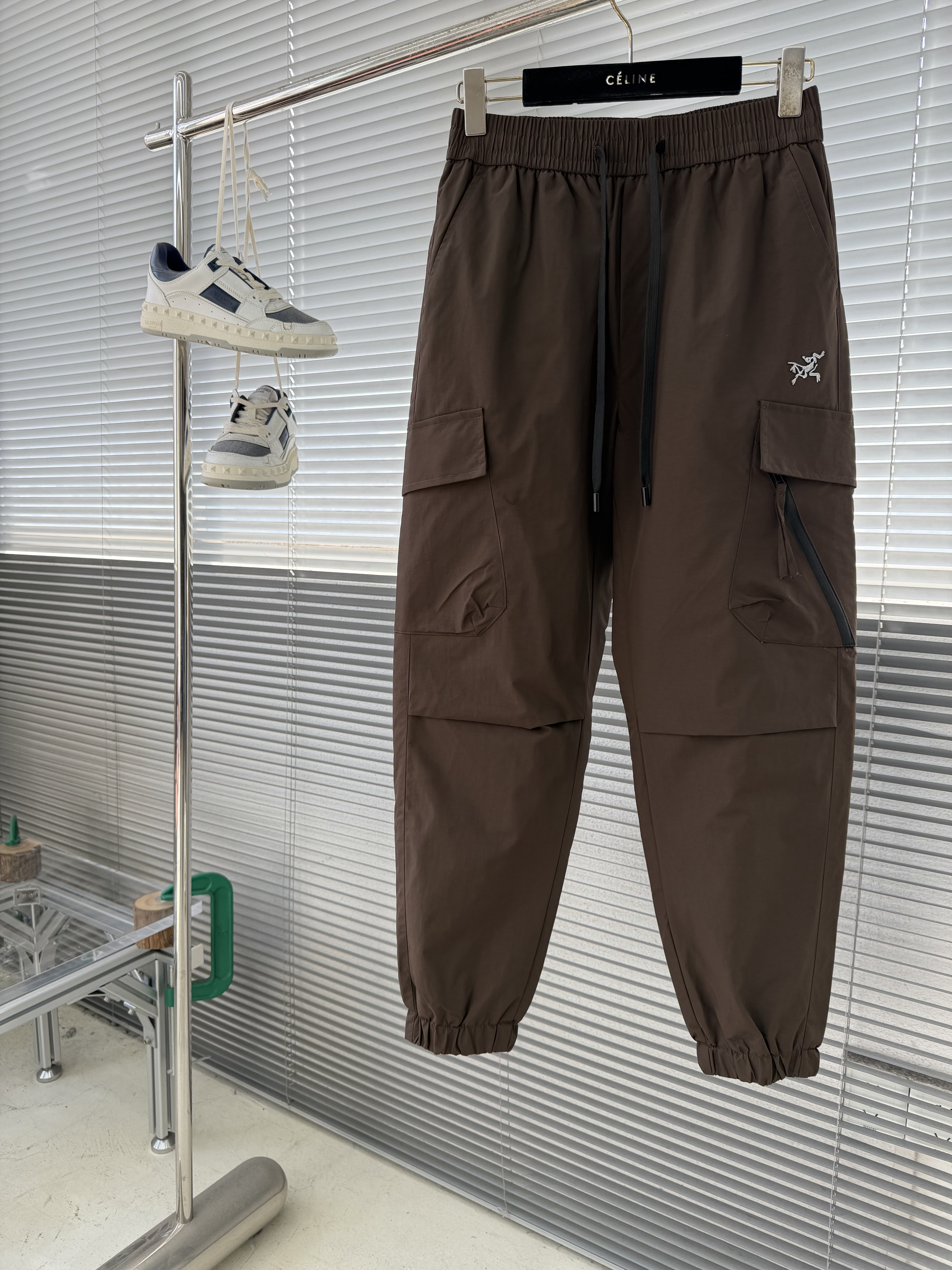 아크테릭스 ARC'TERYX 다운바지