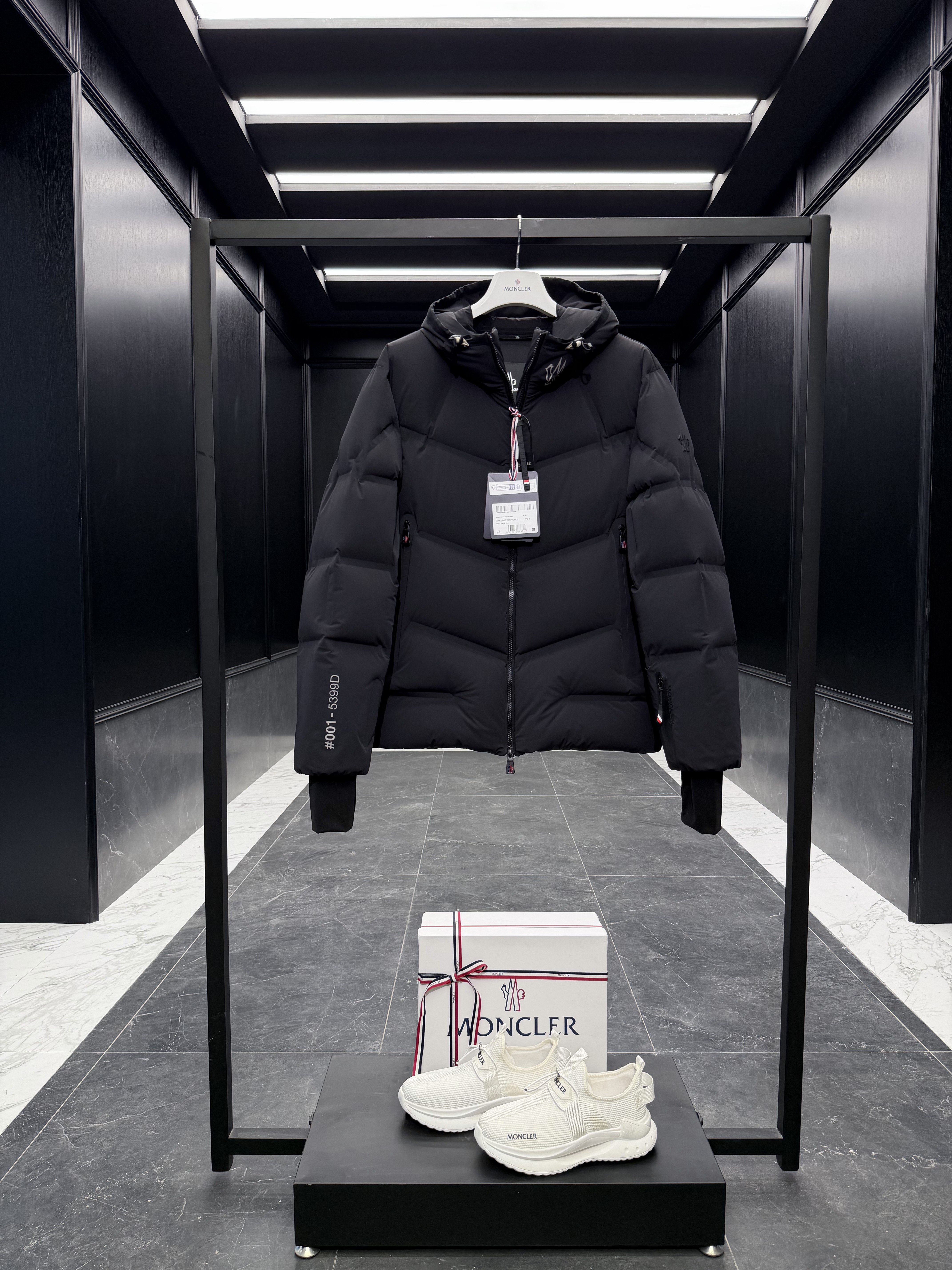 몽클레어 Moncler Arcesaz 다운재킷