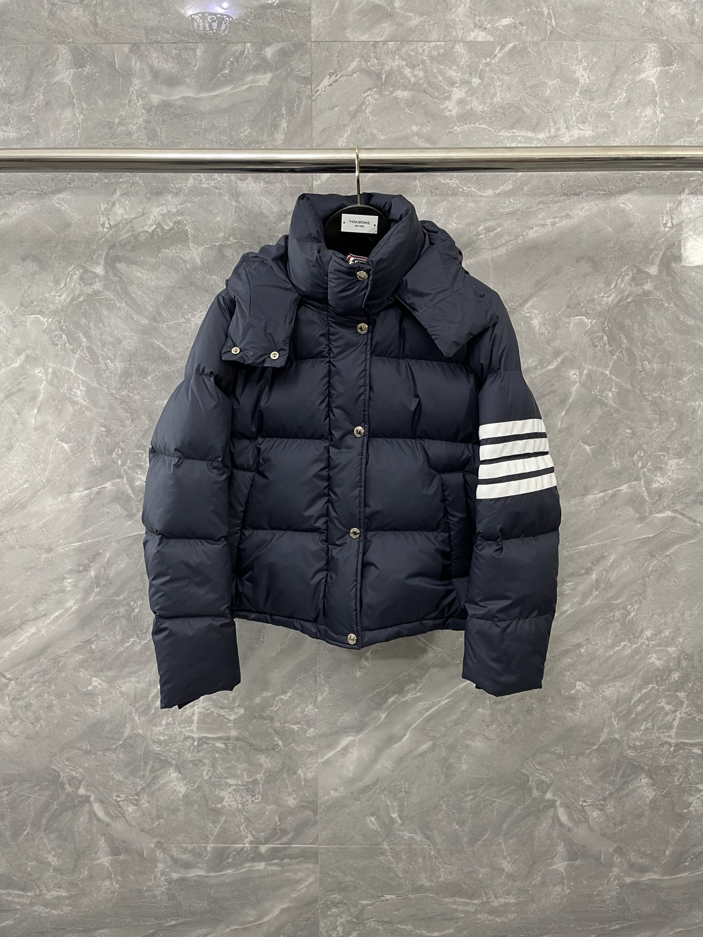 톰브라운 Thom Browne 다운재킷