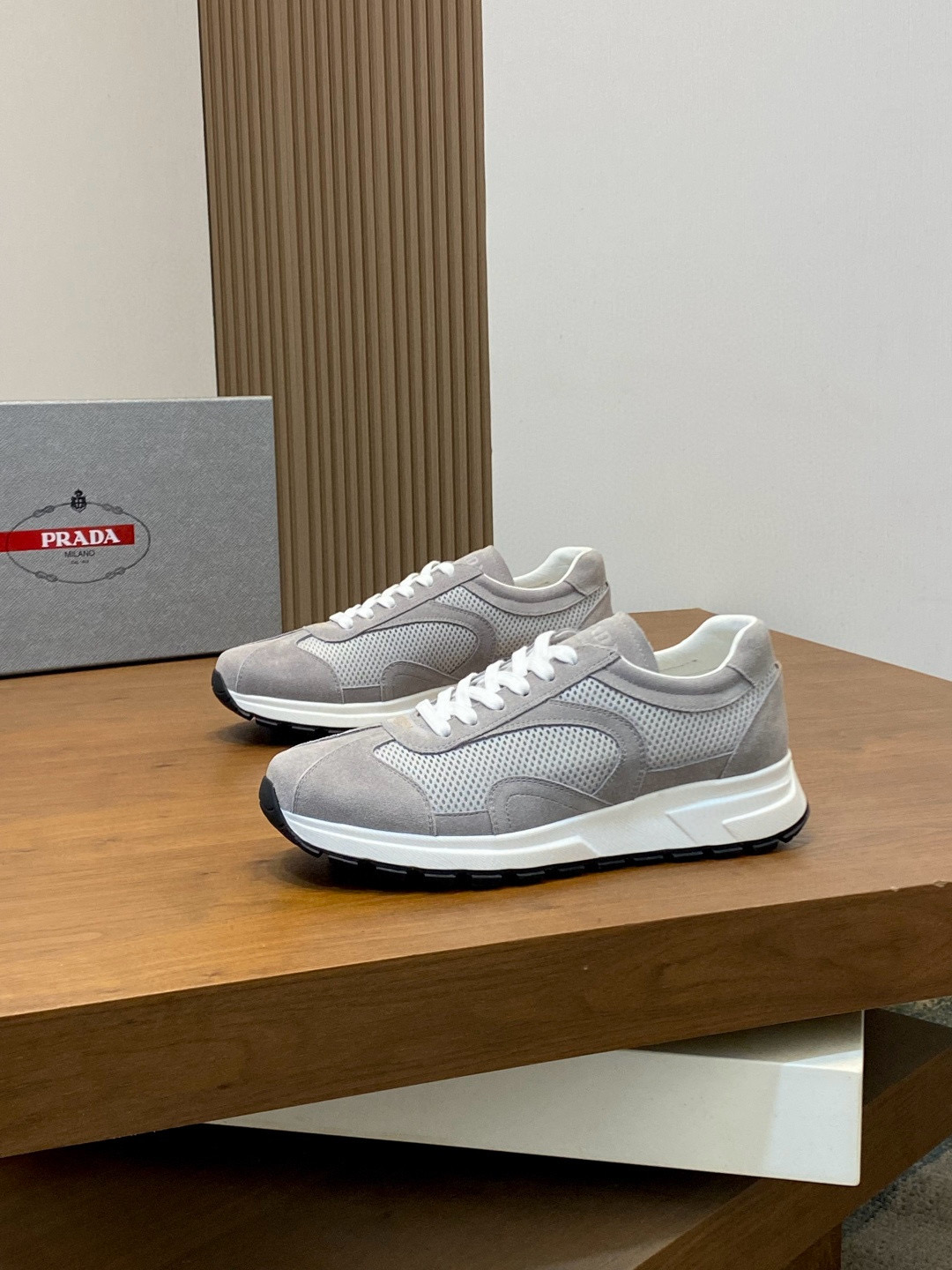프라다 Prada 스니커즈