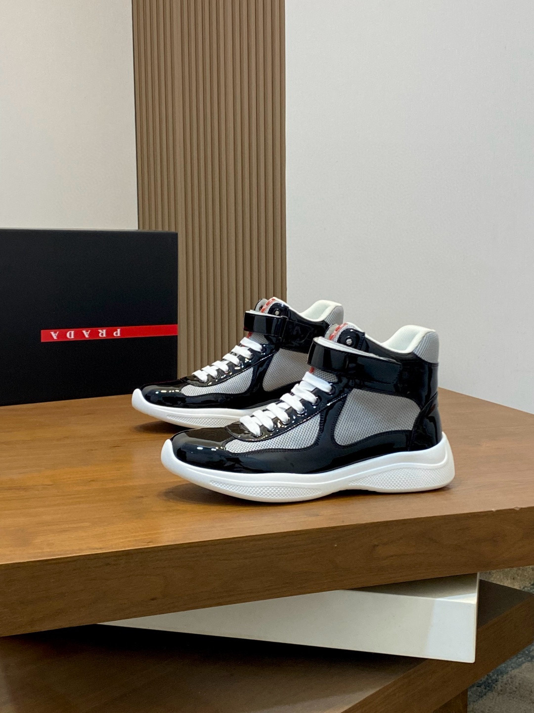 프라다 Prada 스니커즈