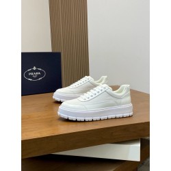 프라다 Prada 스니커즈 White