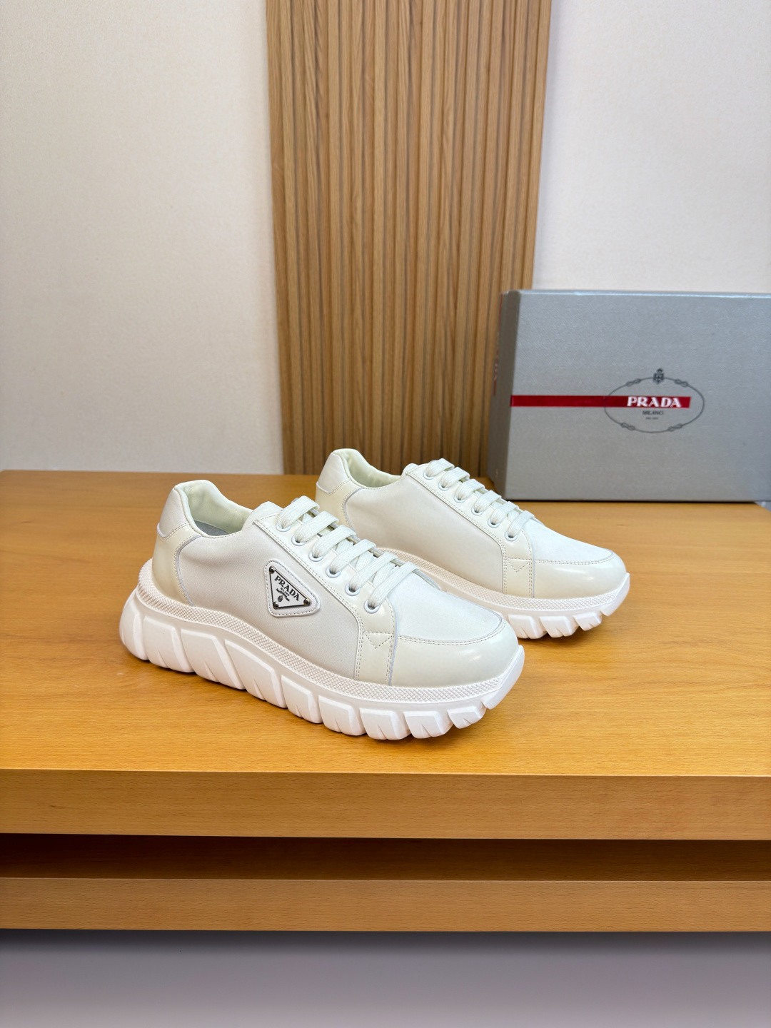 프라다 Prada 스니커즈