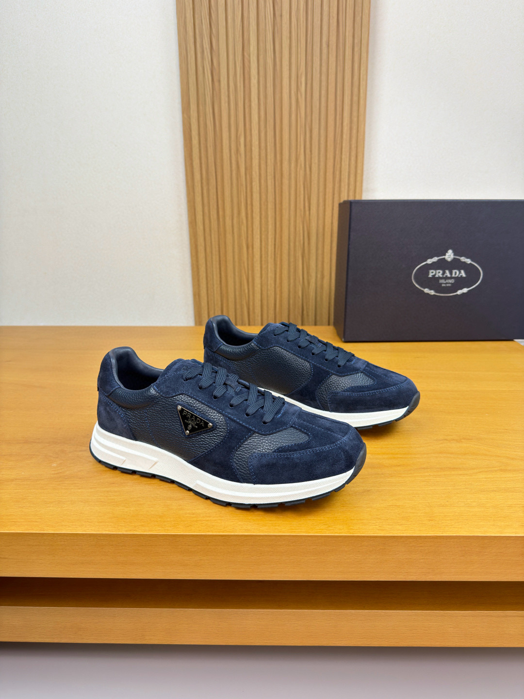 프라다 Prada 스니커즈