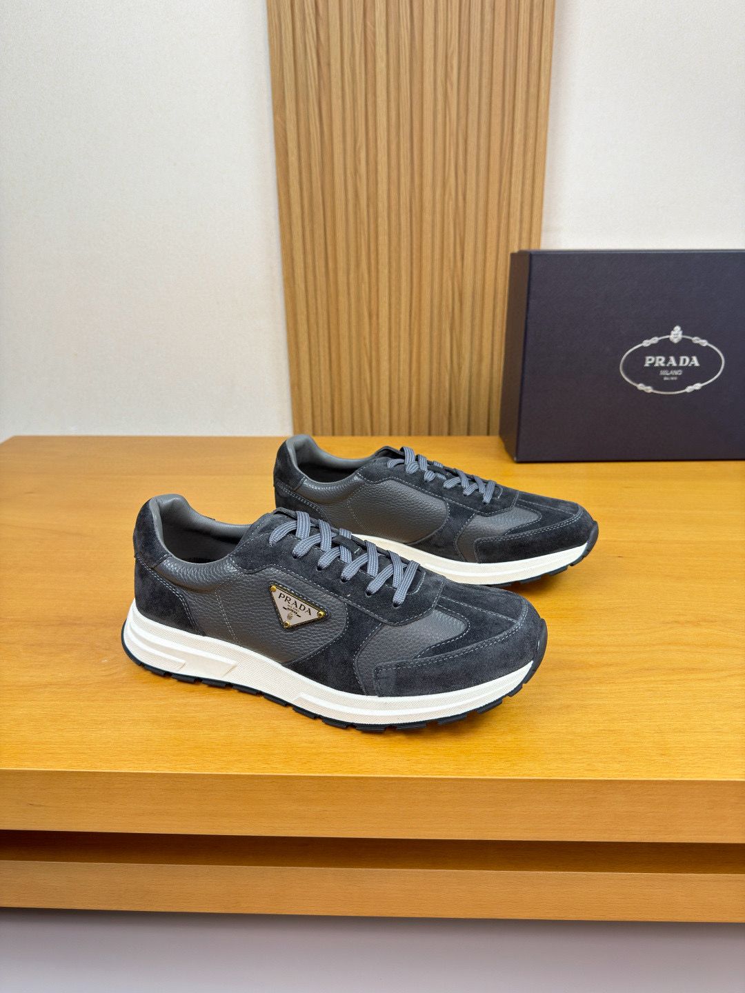 프라다 Prada 스니커즈