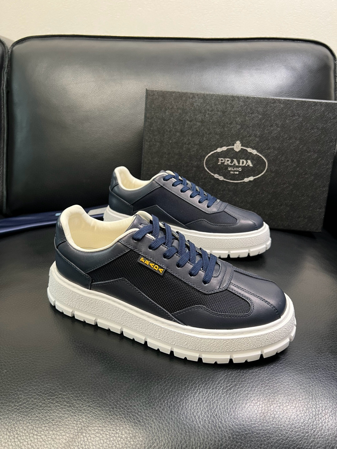 프라다 Prada 스니커즈