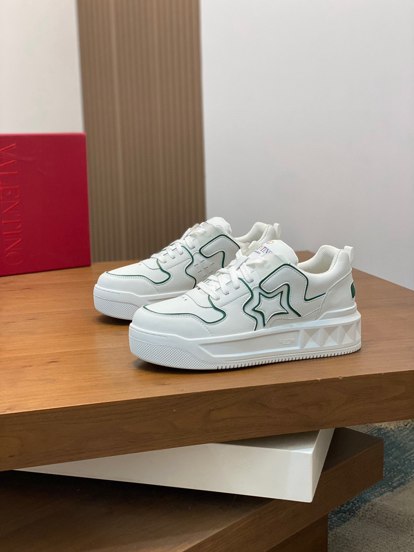 발렌티노 Valentino One Stud  스니커즈