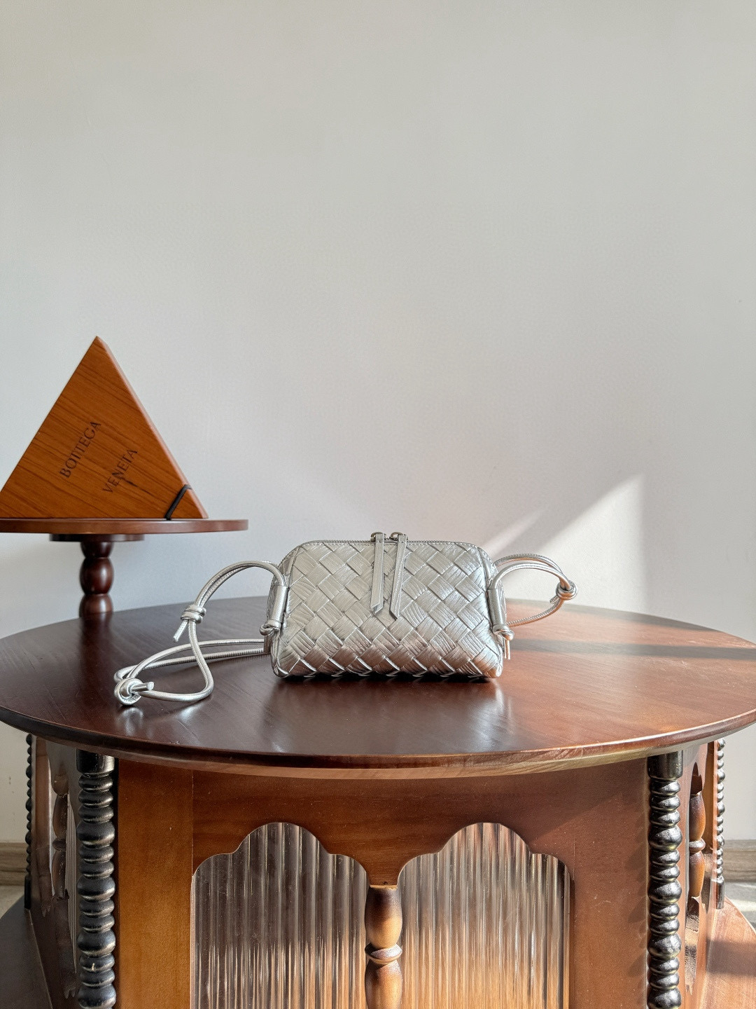 보테가 베네타 Bottega Veneta 794258 Intrecciato Concert Pouch 18.5CM