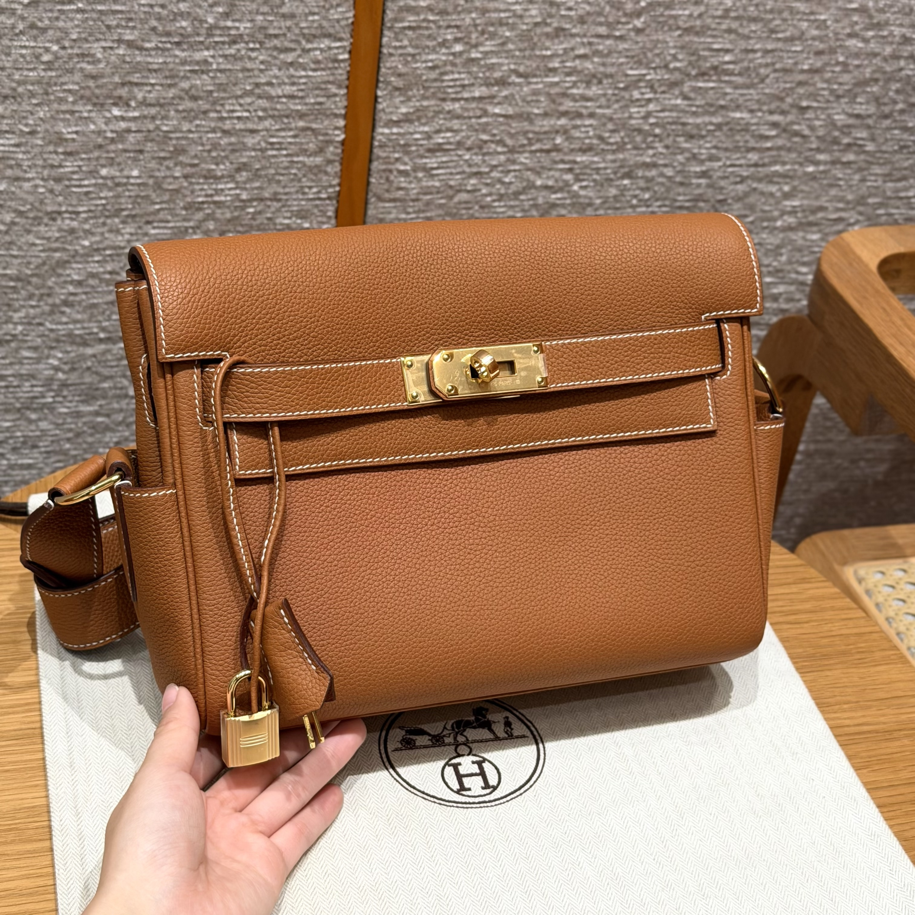 에르메스 Hermes Kelly Messenger 24cm Evercolor 37 Gold/gold