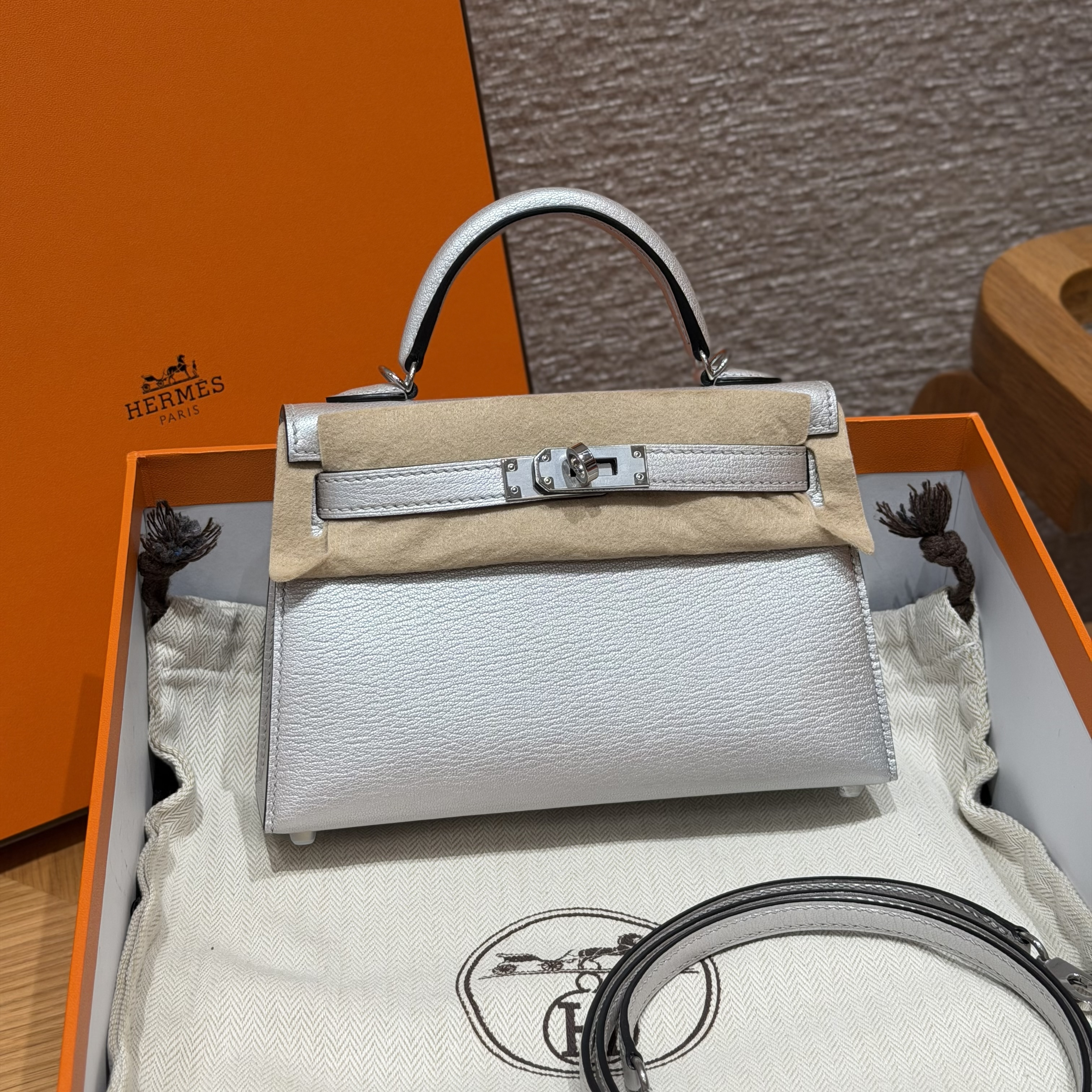 에르메스 Hermes Mini Kelly 19cm Chèvre 05 Argent/silver