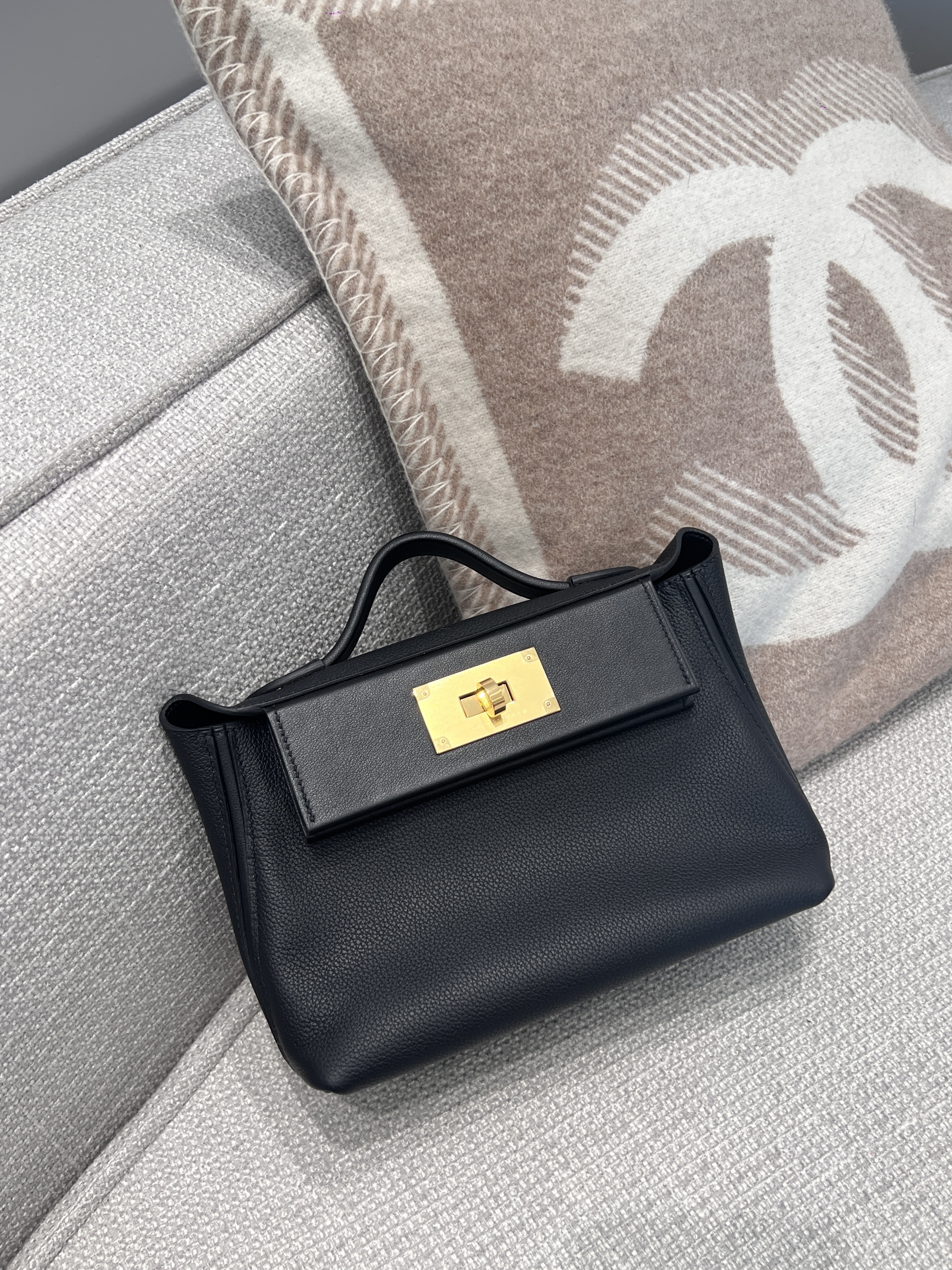 에르메스 Hermes Kelly 2424 Mini Evercolor 89 Noir/gold