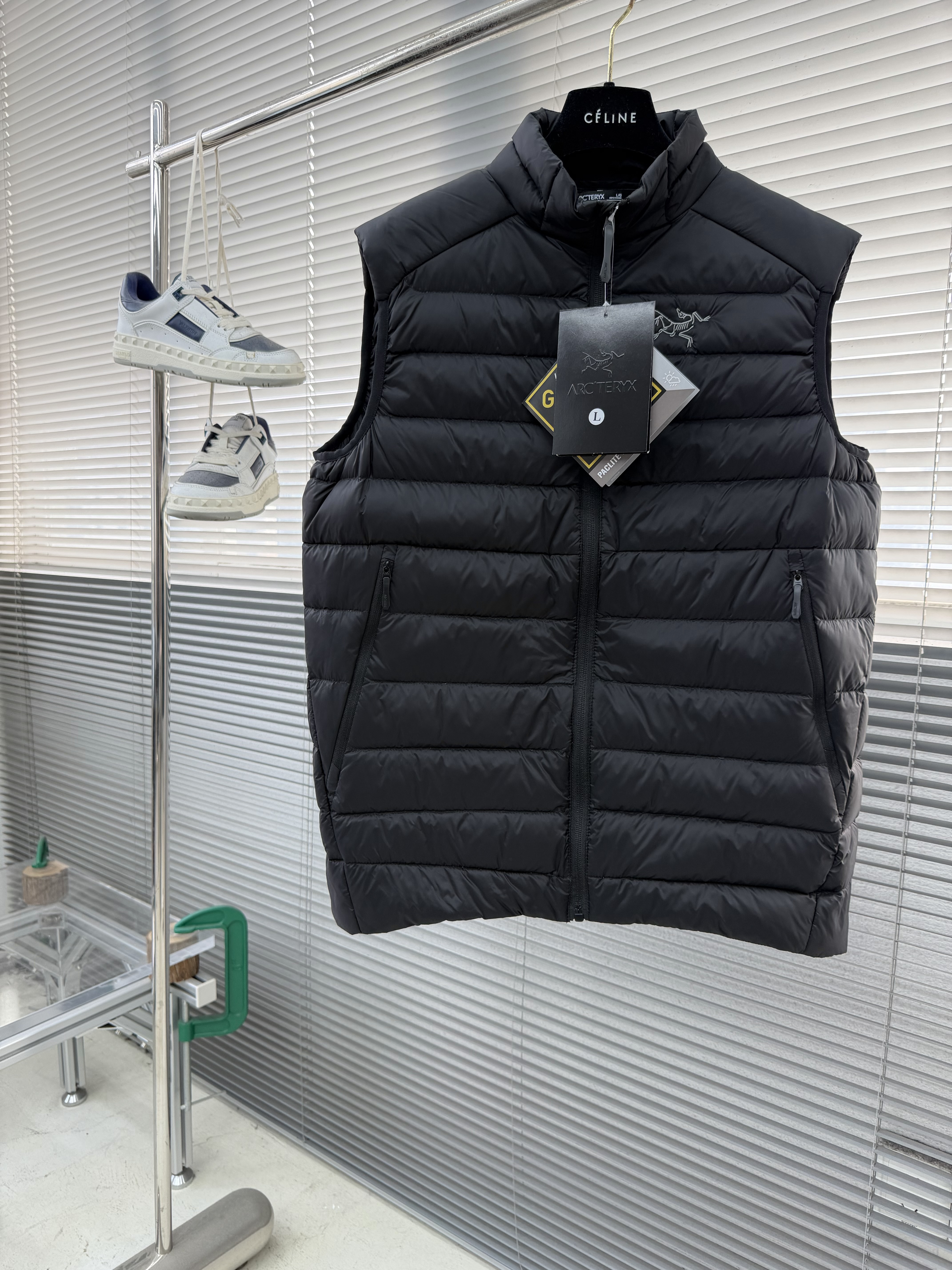 아크테릭스 ARC'TERYX 다운 베스트 조끼