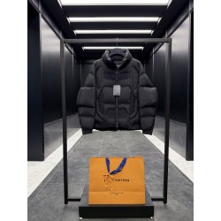 루이비통 Louis Vuitton 다운재킷 3611