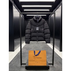 루이비통 Louis Vuitton 다운재킷 3599