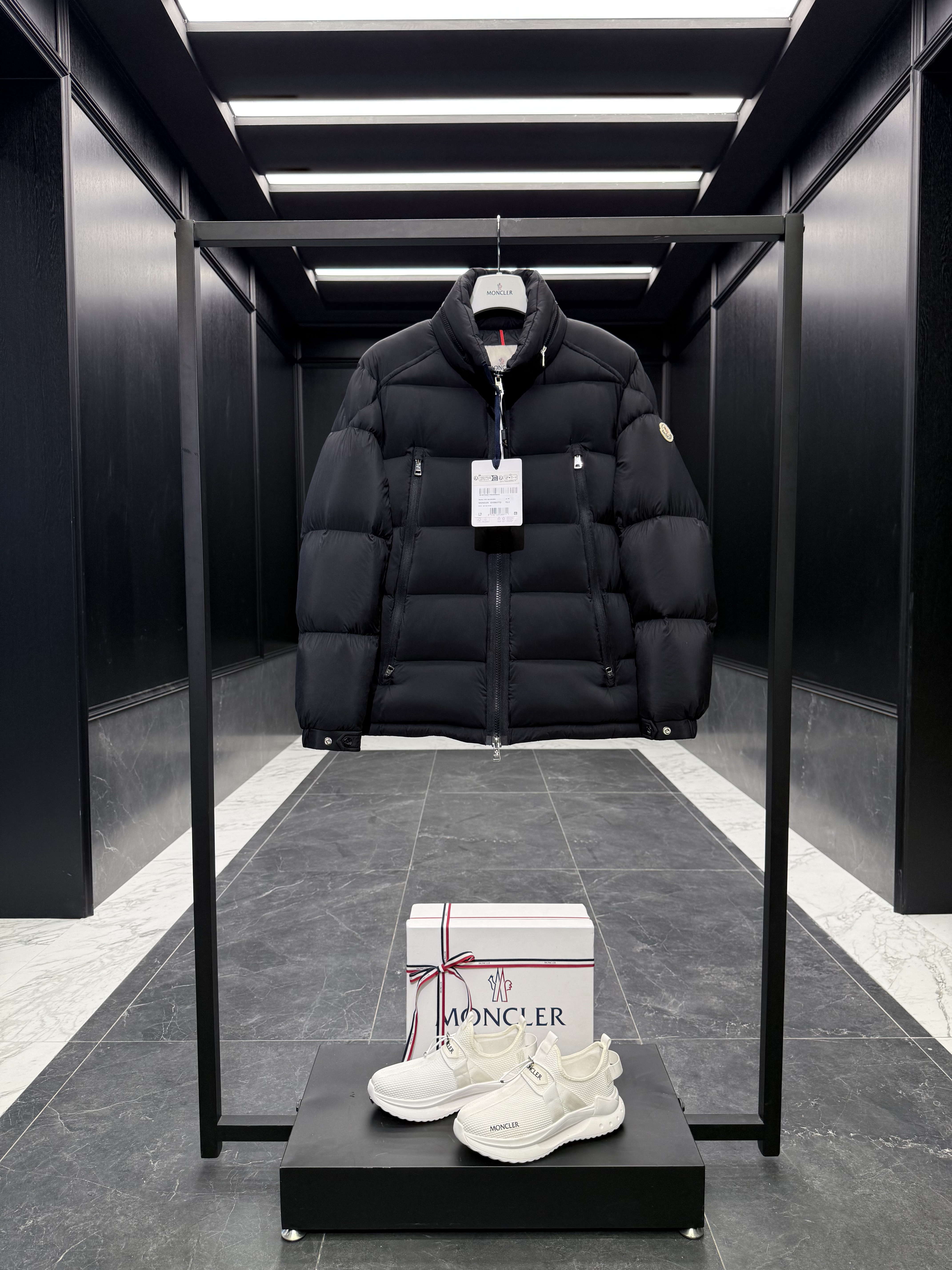 몽클레어 Moncler Matte Black120  다운재킷