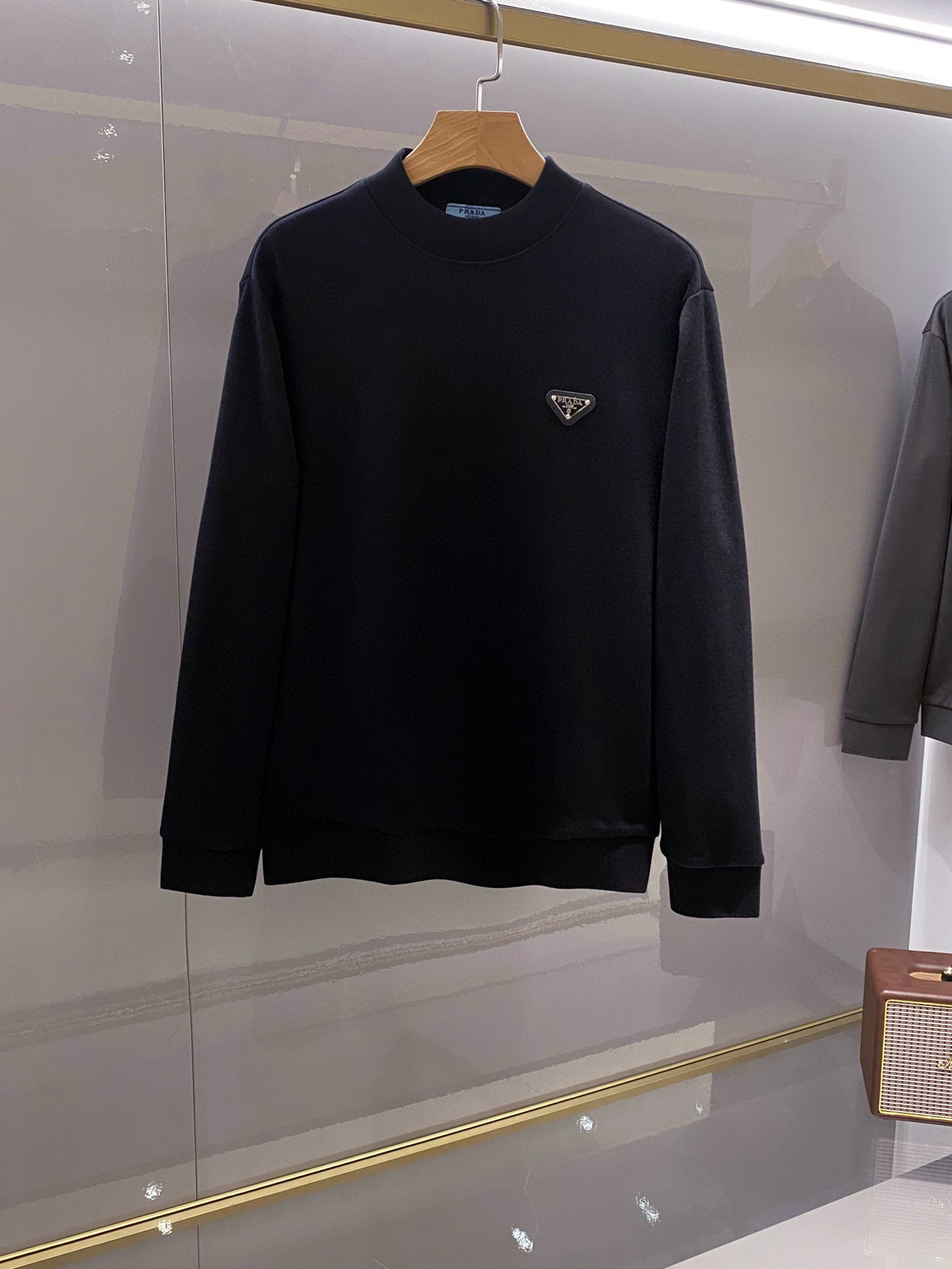 프라다 Prada 맨투맨