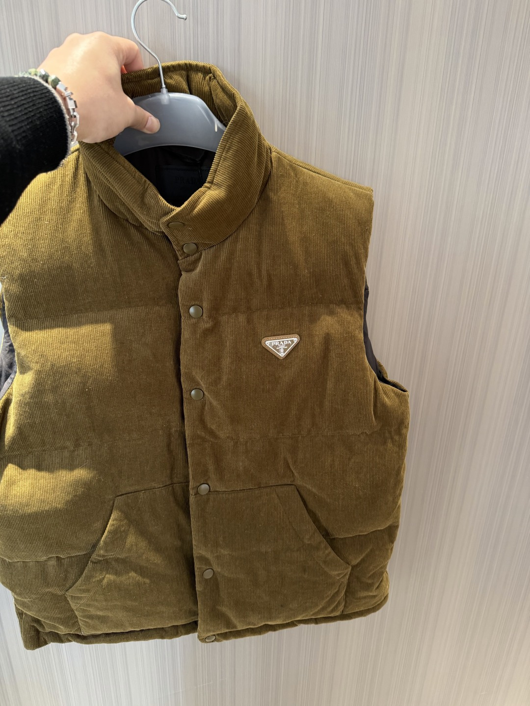 프라다 Prada 다운 베스트 조끼