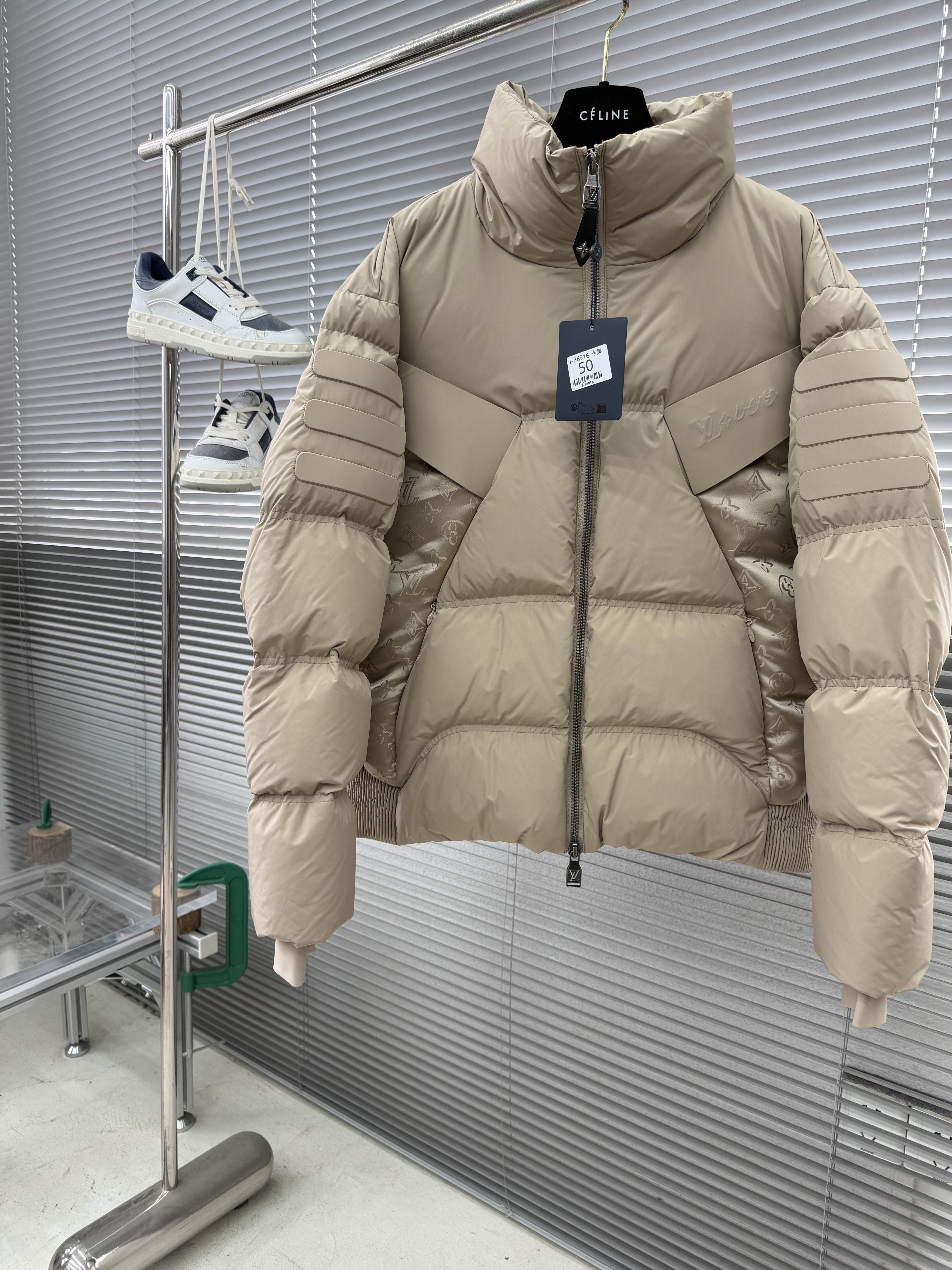 루이비통 Louis Vuitton 다운재킷