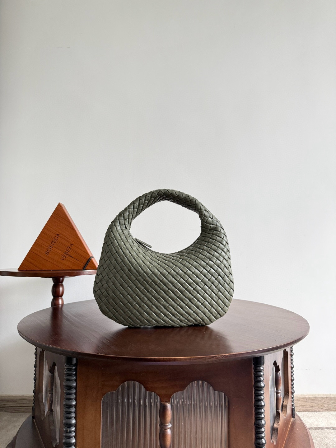 보테가베네타 Bottega Veneta 856736 Veneta 스몰 베네타 35cm