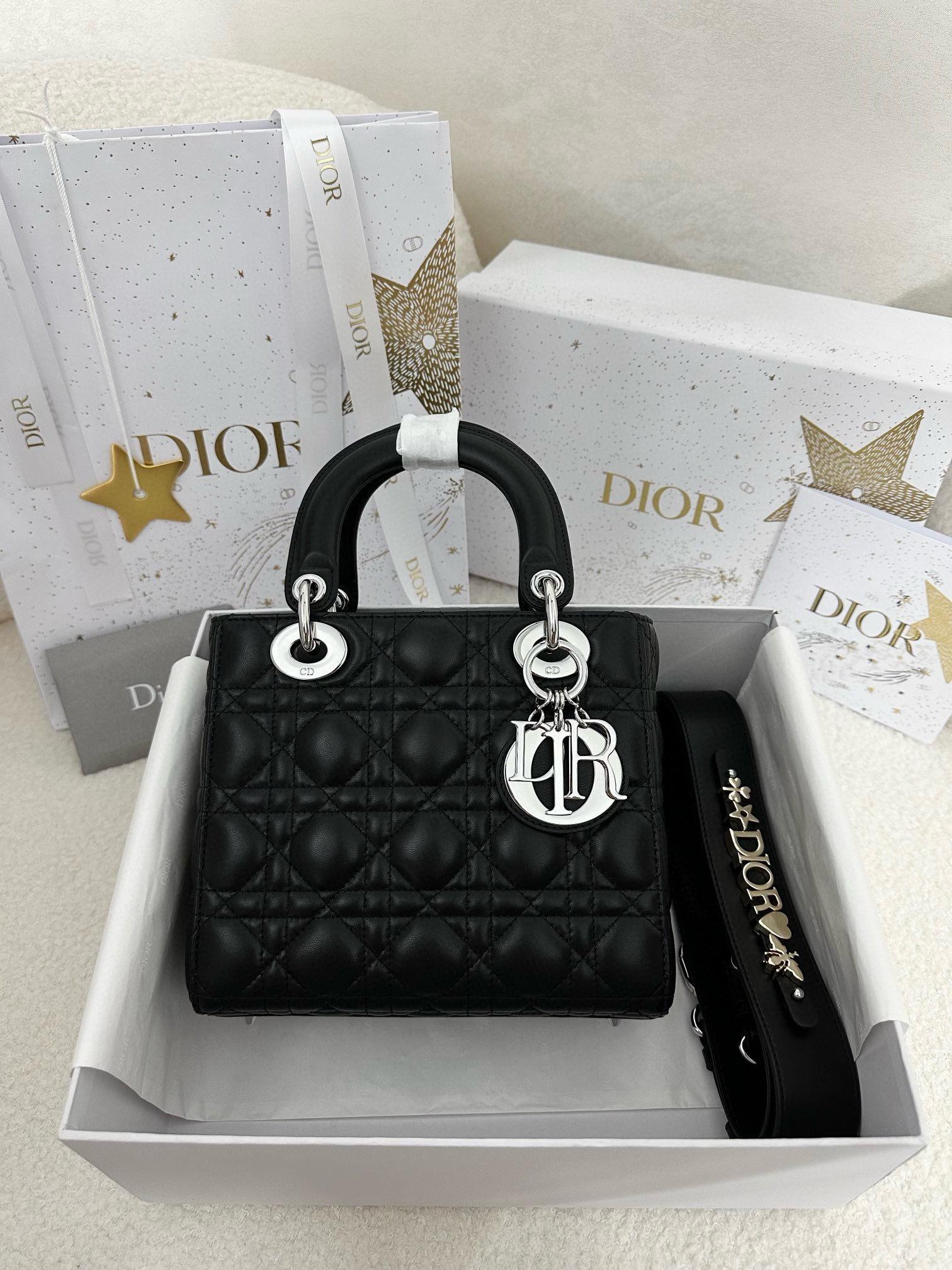디올 Dior Small Lady Dior Bag Black silver  20cm