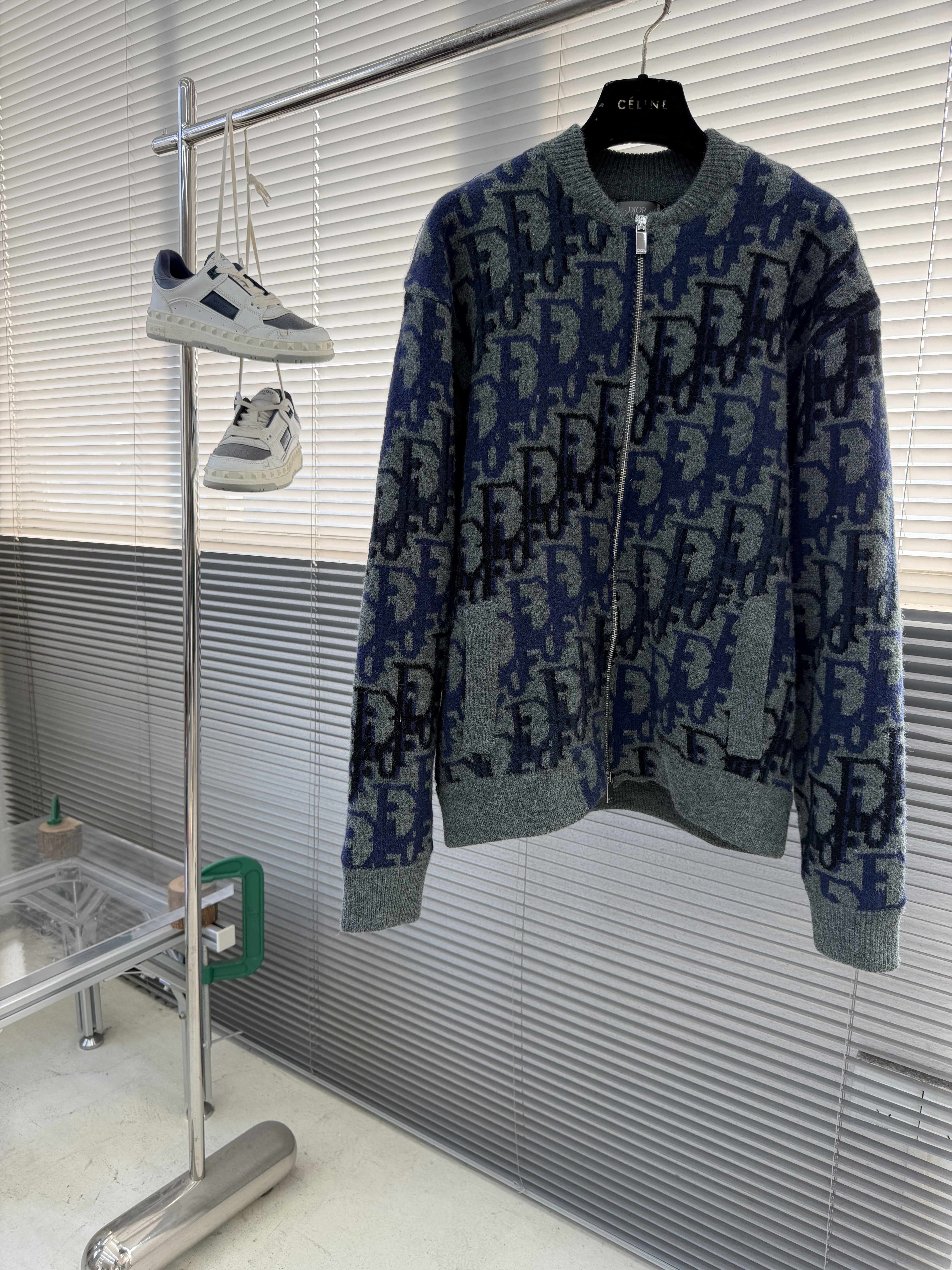 디올 Dior 가디건