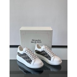 Alexander McQueen 스니커즈