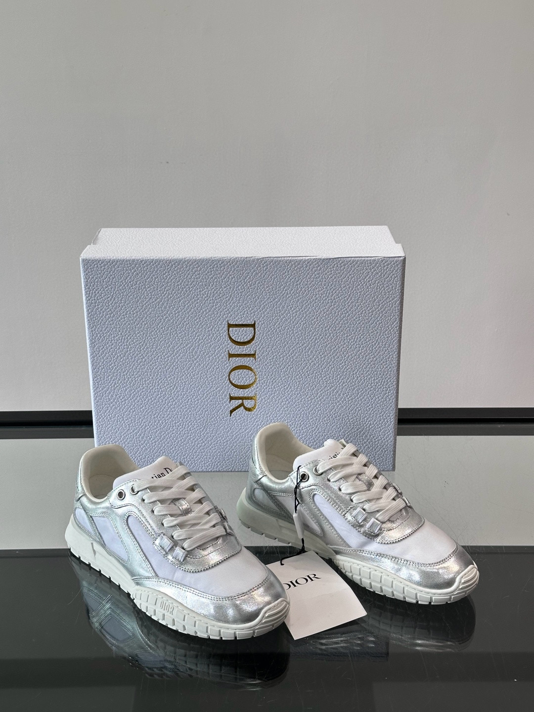 디올 Dior Tech 스니커즈