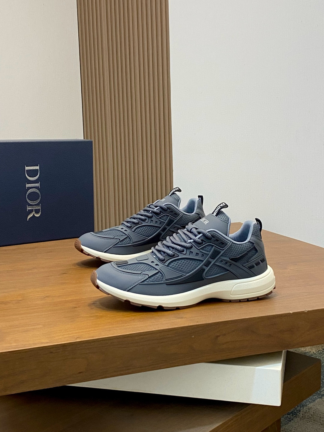 디올 Dior 스니커즈