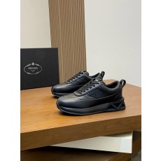 프라다 Prada 스니커즈 Black