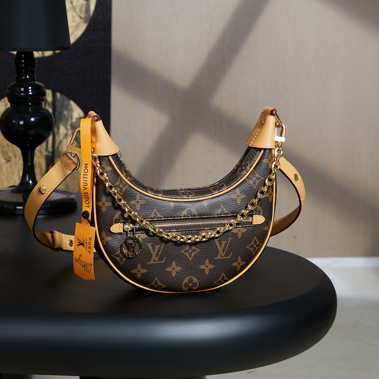 루이비통 Louis Vuitton M81098 Loop Monogram 23CM