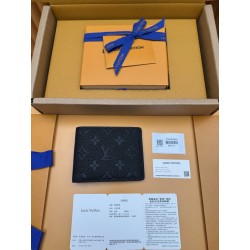 루이비통 Louis Vuitton M82072 지갑