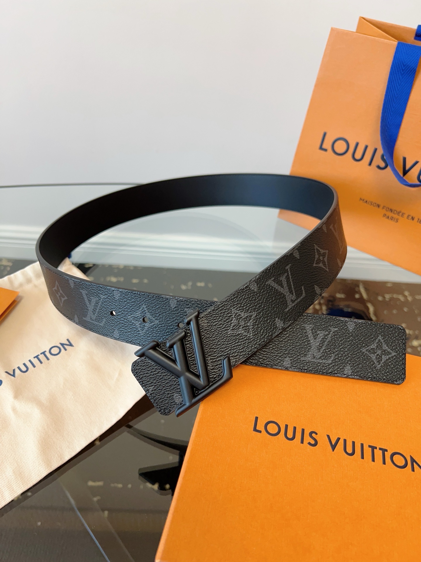 루이비통 Louis Vuitton 벨트 40mm