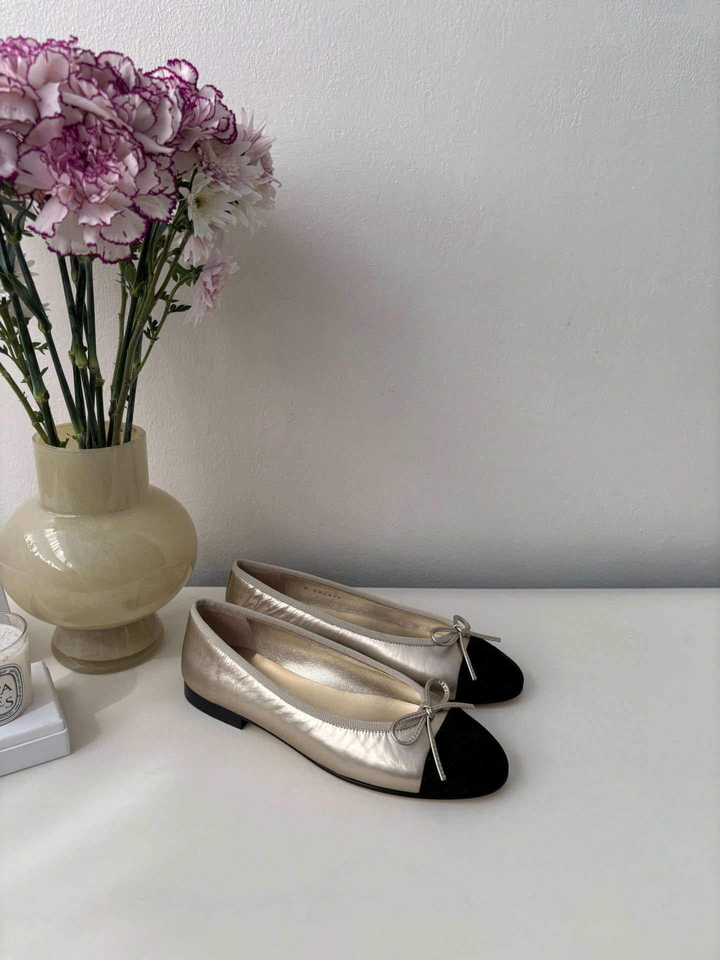 샤넬 CHANEL 26ss 플랫 gold