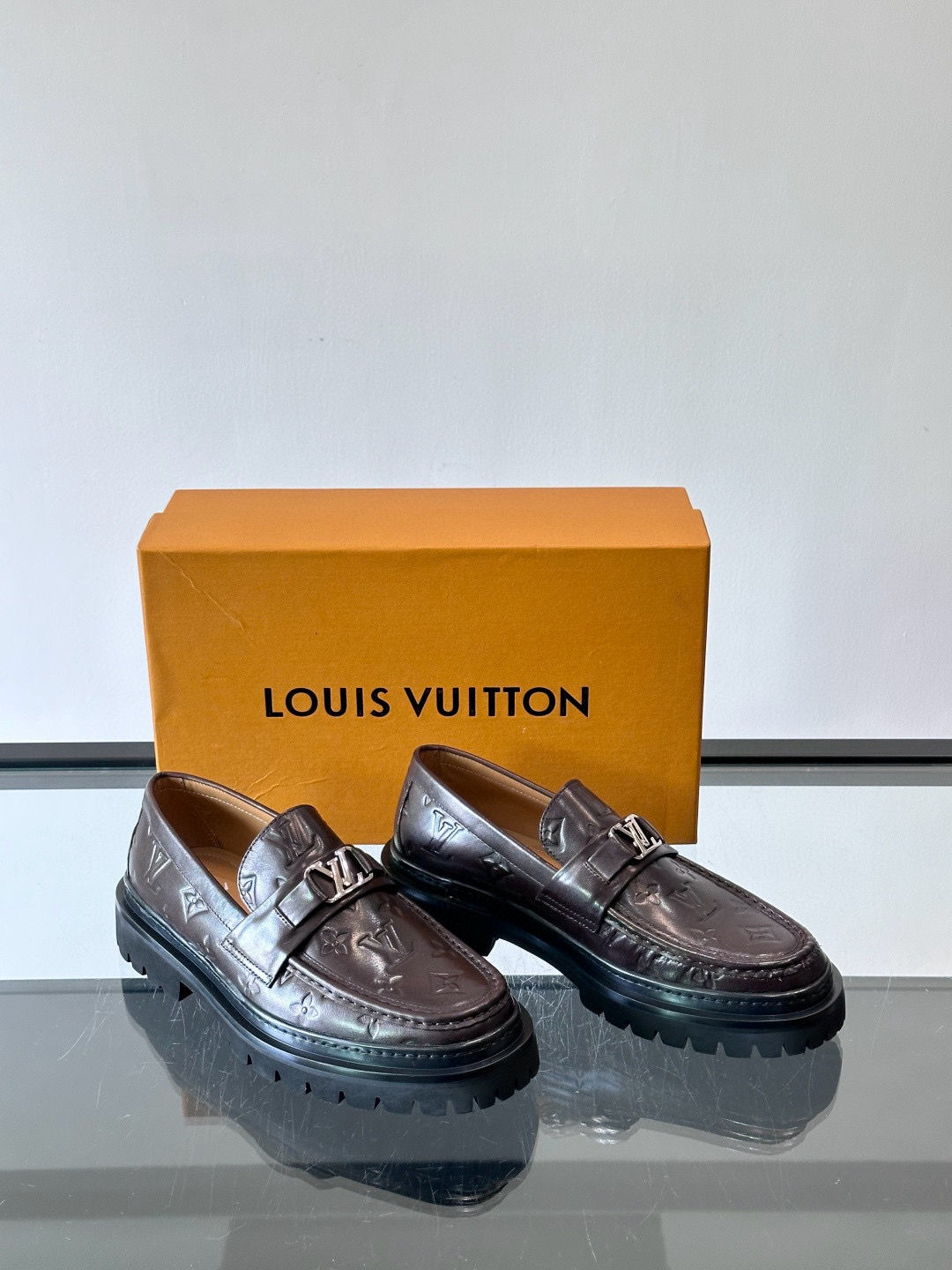 루이비통 Louis Vuitton Monogram 로퍼 슈즈