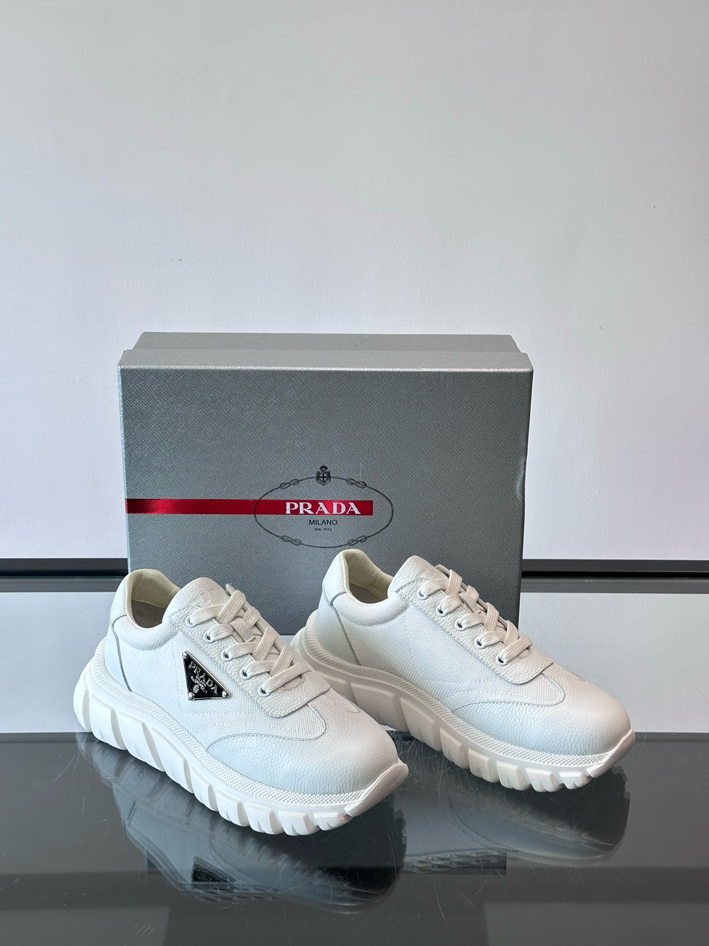 프라다 Prada 스니커즈