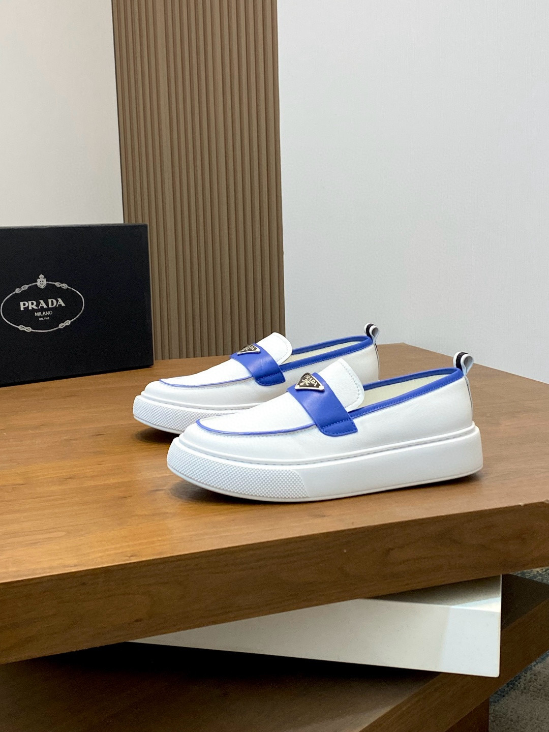 프라다 Prada 스니커즈