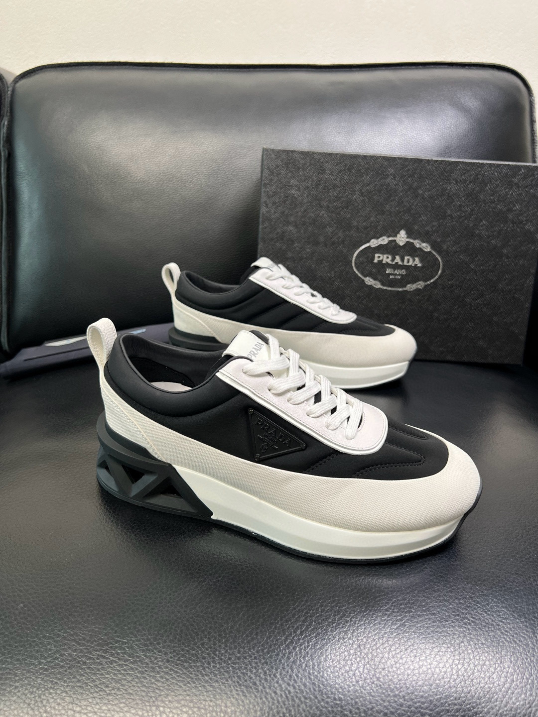 프라다 Prada 스니커즈