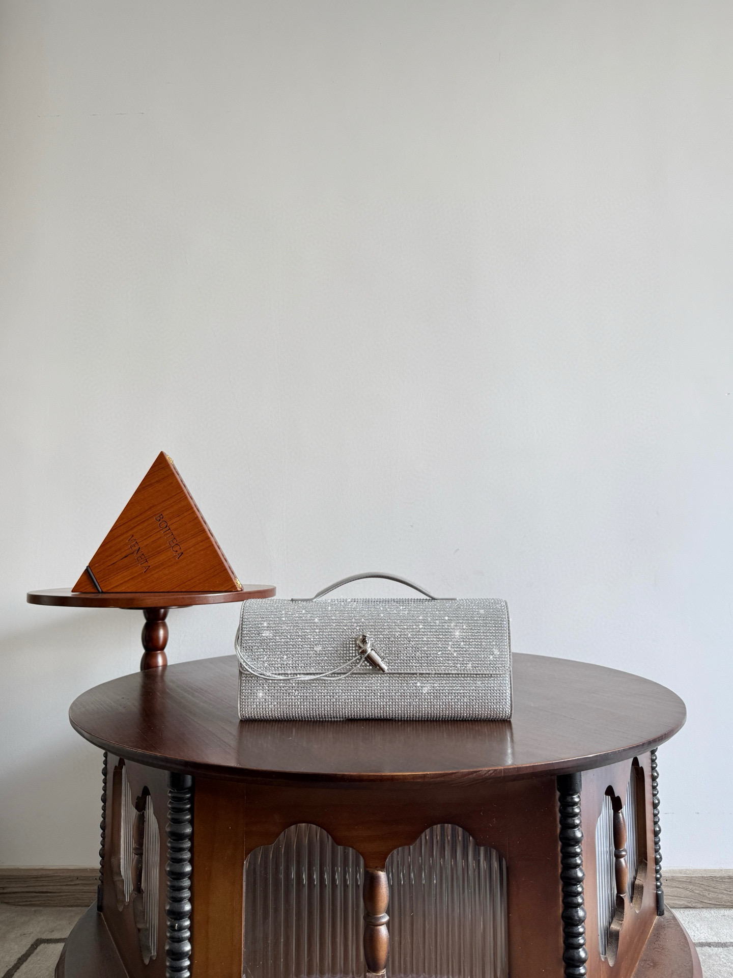 보테가 베네타 Bottega Veneta 844124 Andiamo Clutch 31cm