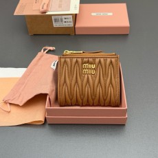 미우 미우 MIU MIU 5MV017 지갑 11cm