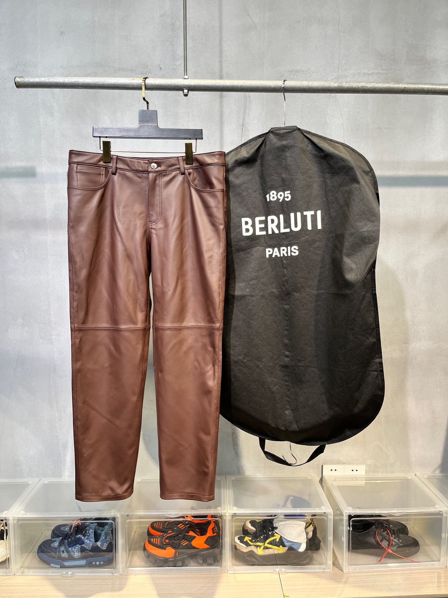 벨루티 BERLUTI 레더 바지