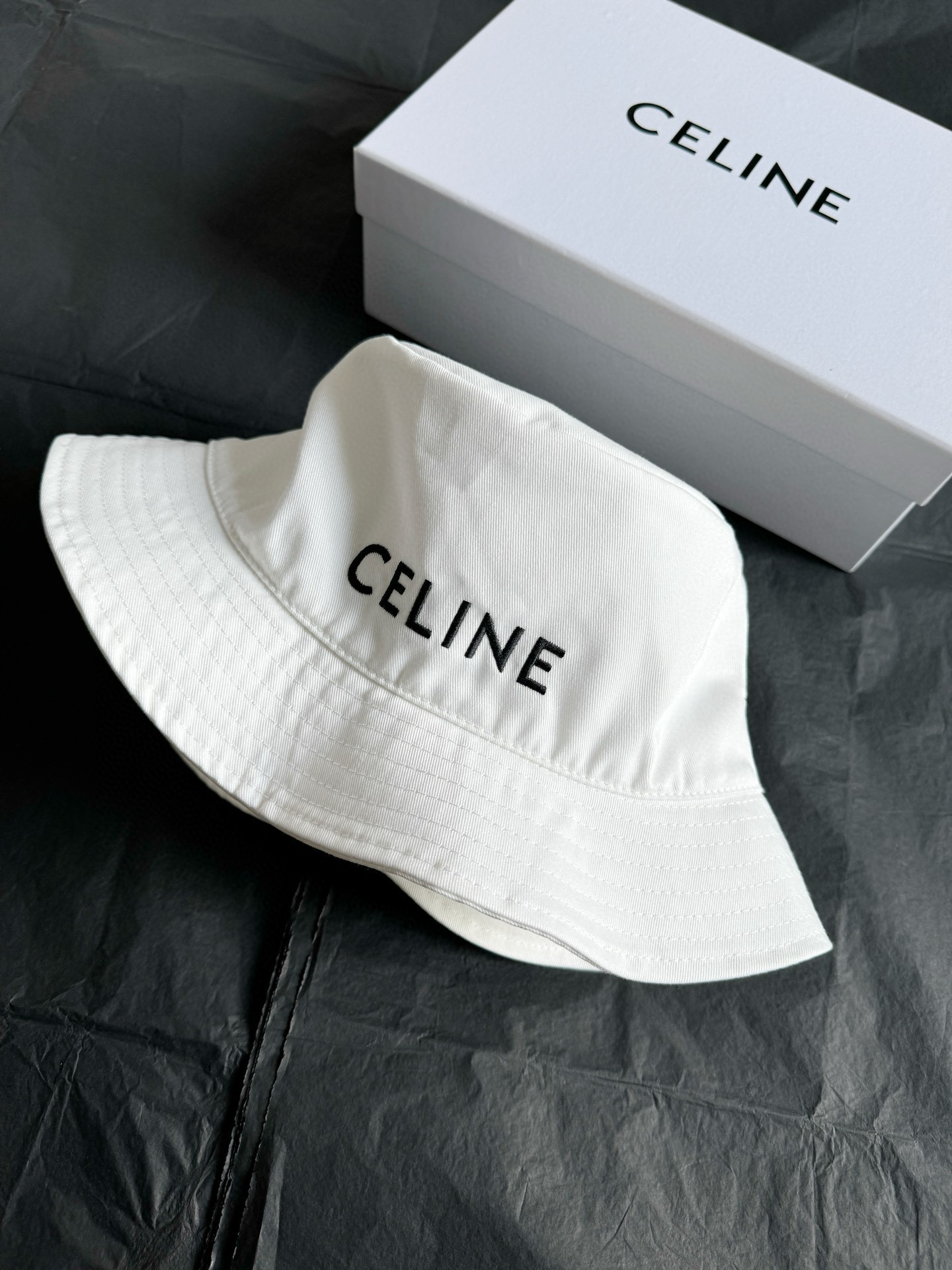 셀린느 CELINE 버킷햇 White