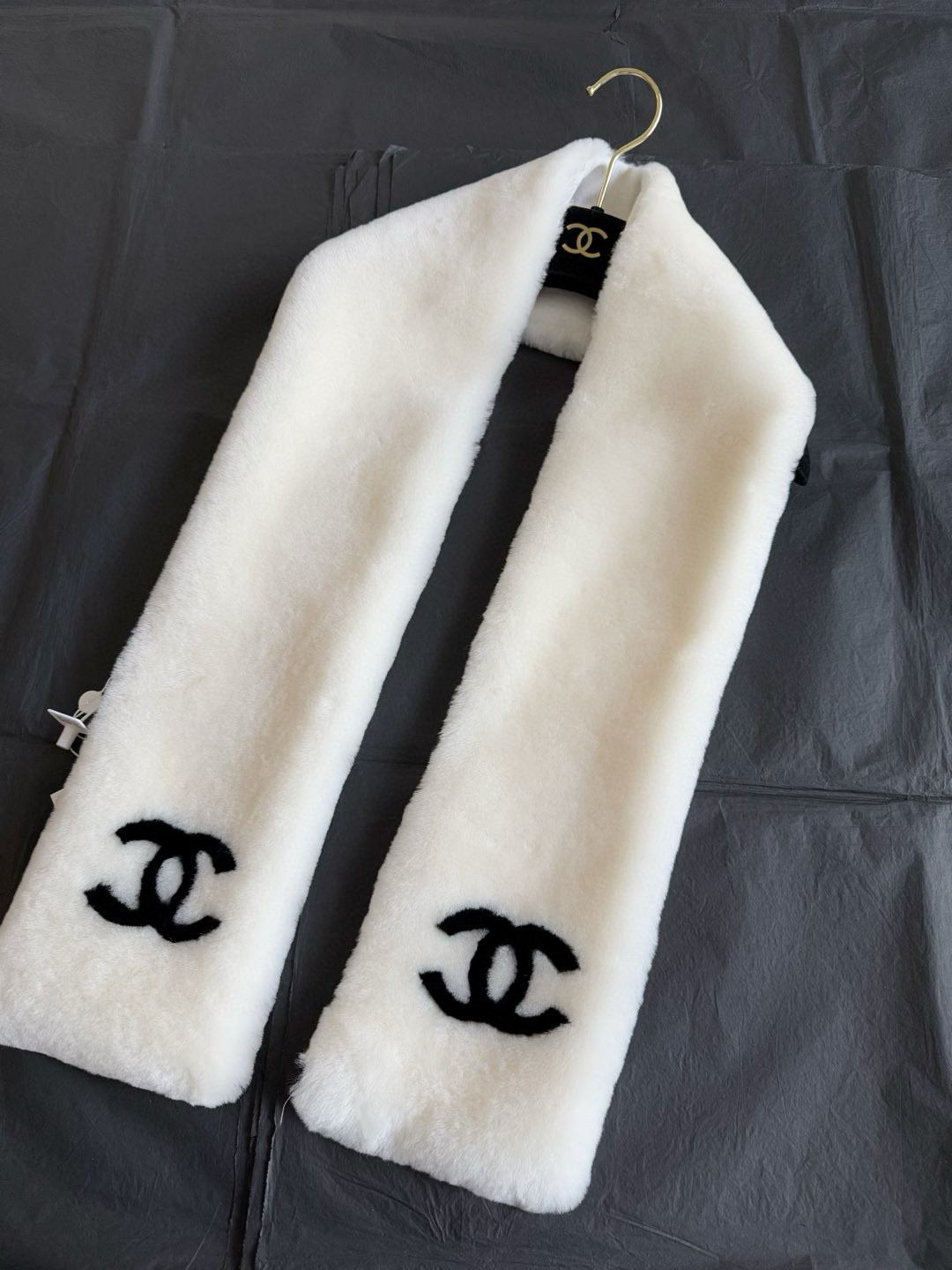 샤넬 CHANEL Muffler Shearling 머플러 White