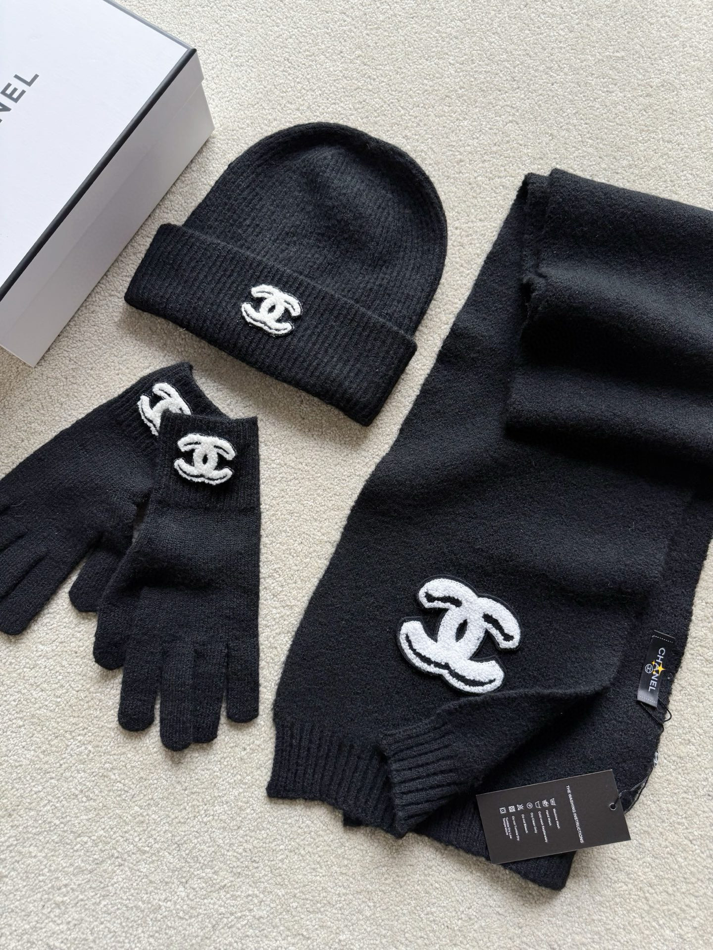 샤넬 CHANEL 머플러+모자+ 장갑 Black