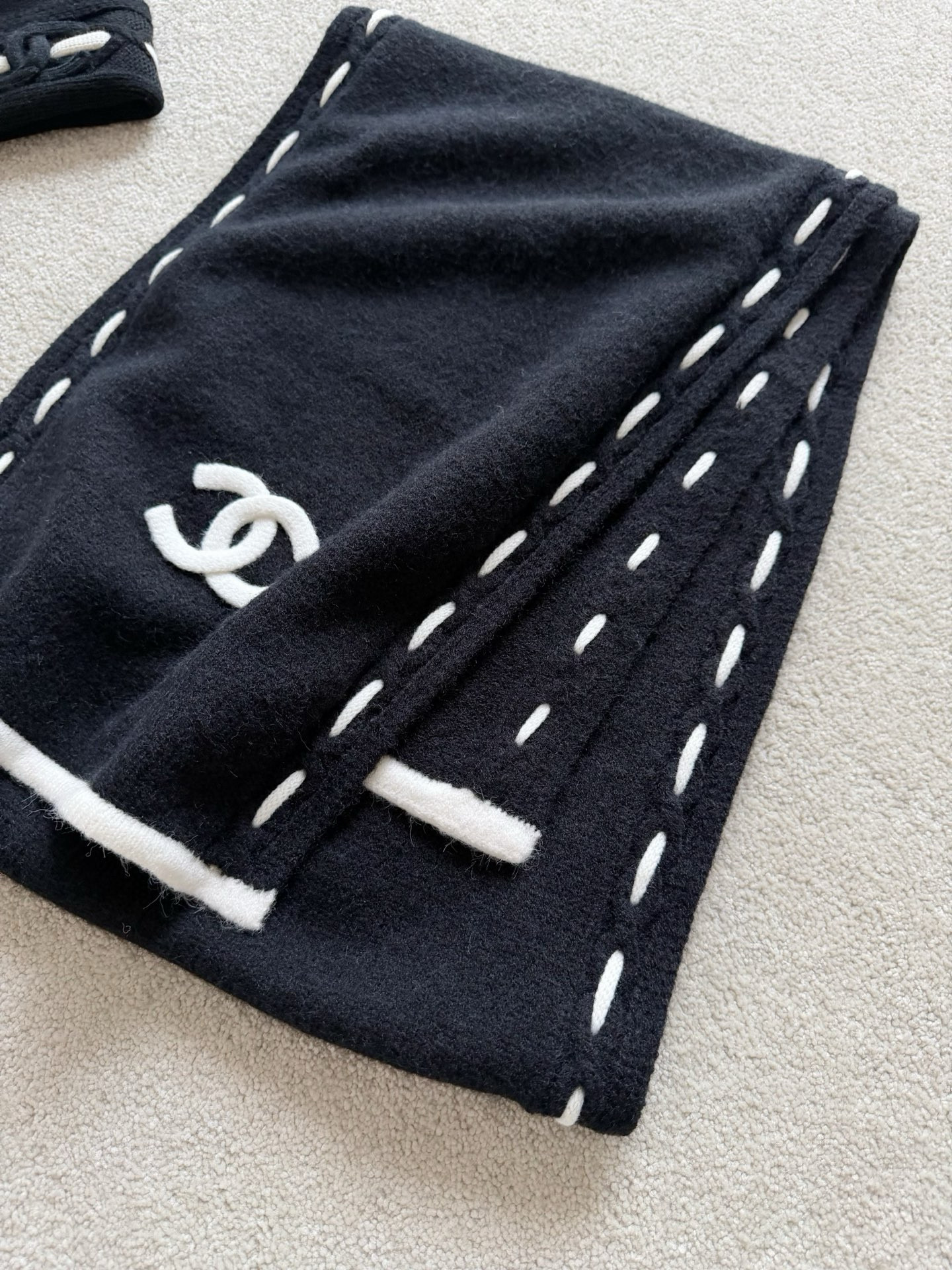 샤넬 CHANEL 머플러 Black